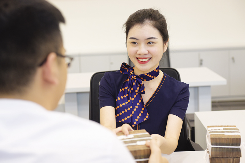 Dòng tín dụng tươi là “ống thở” cấp cứu cho doanh nghiệp 1 Tiếp cận tín dụng, cơ cấu nợ, giãn nợ ngân hàng là điều doanh nghiệp cần nhất hiện nay. Ảnh: Dũng Minh