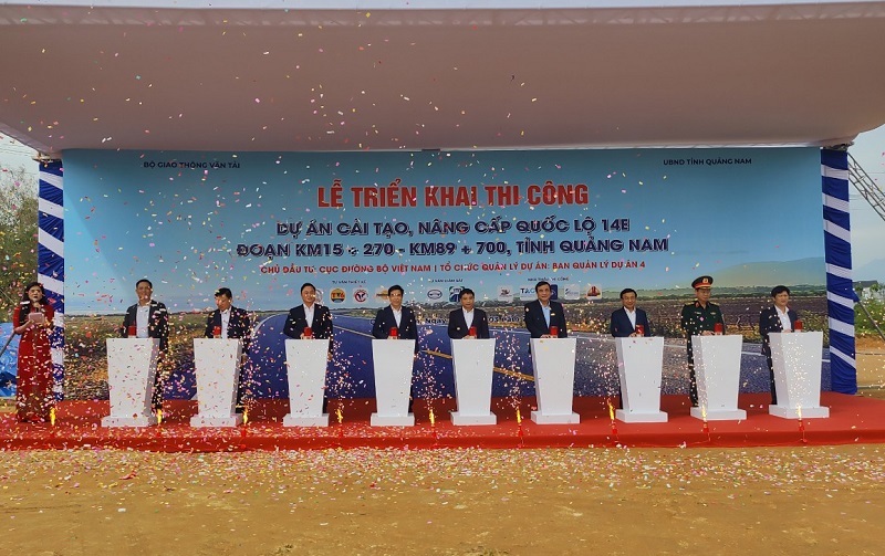 khởi công