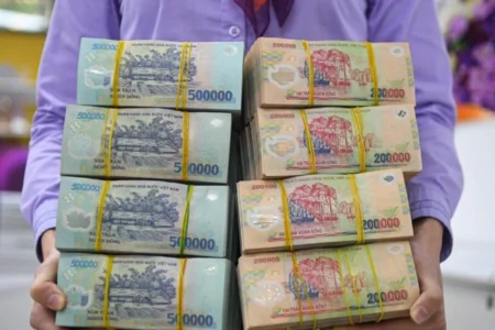 Thống đốc NHNN: Đã có 22 ngân hàng giảm lãi suất cho vay, tín dụng chỉ tăng 0,77% 9 tiền