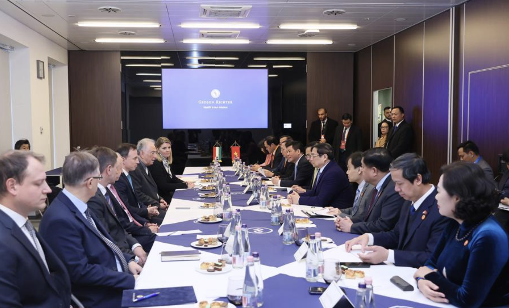 Thủ tướng đề nghị công ty dược hàng đầu Hungary phát triển sản phẩm dựa trên dược liệu Việt Nam 2 Anh man hinh 2024 01 20 luc 19.54.28