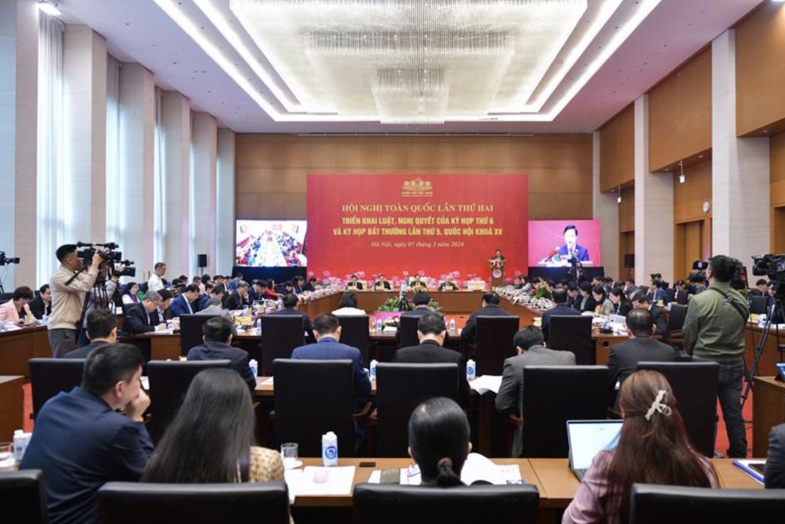 Không để chồng chéo, phát sinh vướng mắc, điểm nghẽn trong tổ chức thực hiện các Luật, Nghị quyết của Quốc hội 1 quốc hội