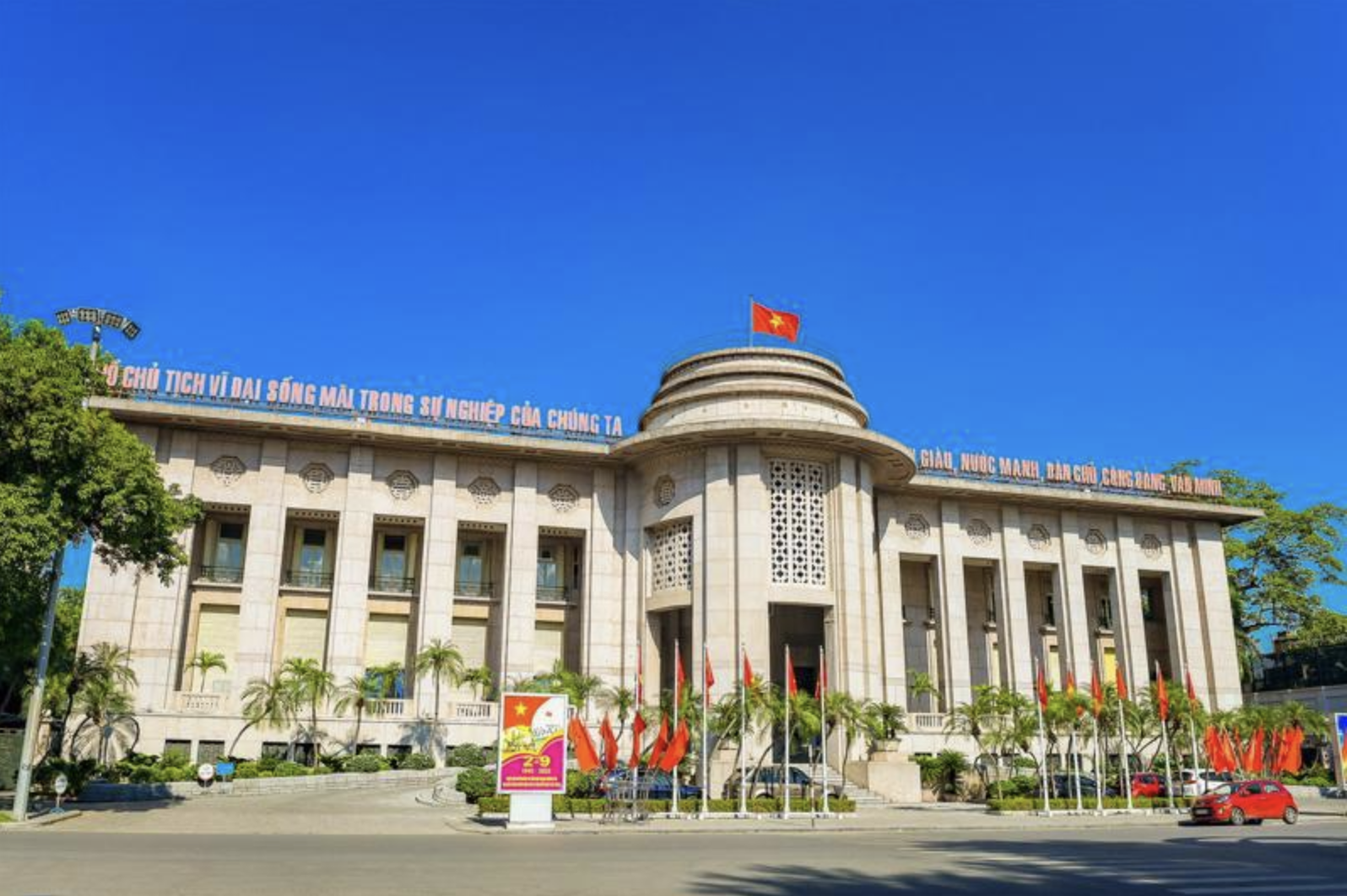 Ngân hàng Nhà nước hút ròng hơn 119.665 tỷ đồng trong tuần, tỷ giá chưa hạ nhiệt 1 ngân hàng